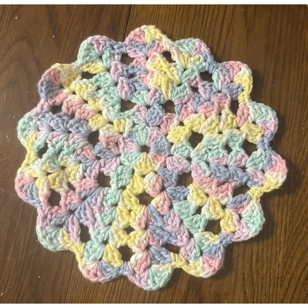 LARGE LOT VINTAGE BATTENBURG‎ LACE, CUT-OUTS AND DOILIES PRICED INDIVIDUALLY